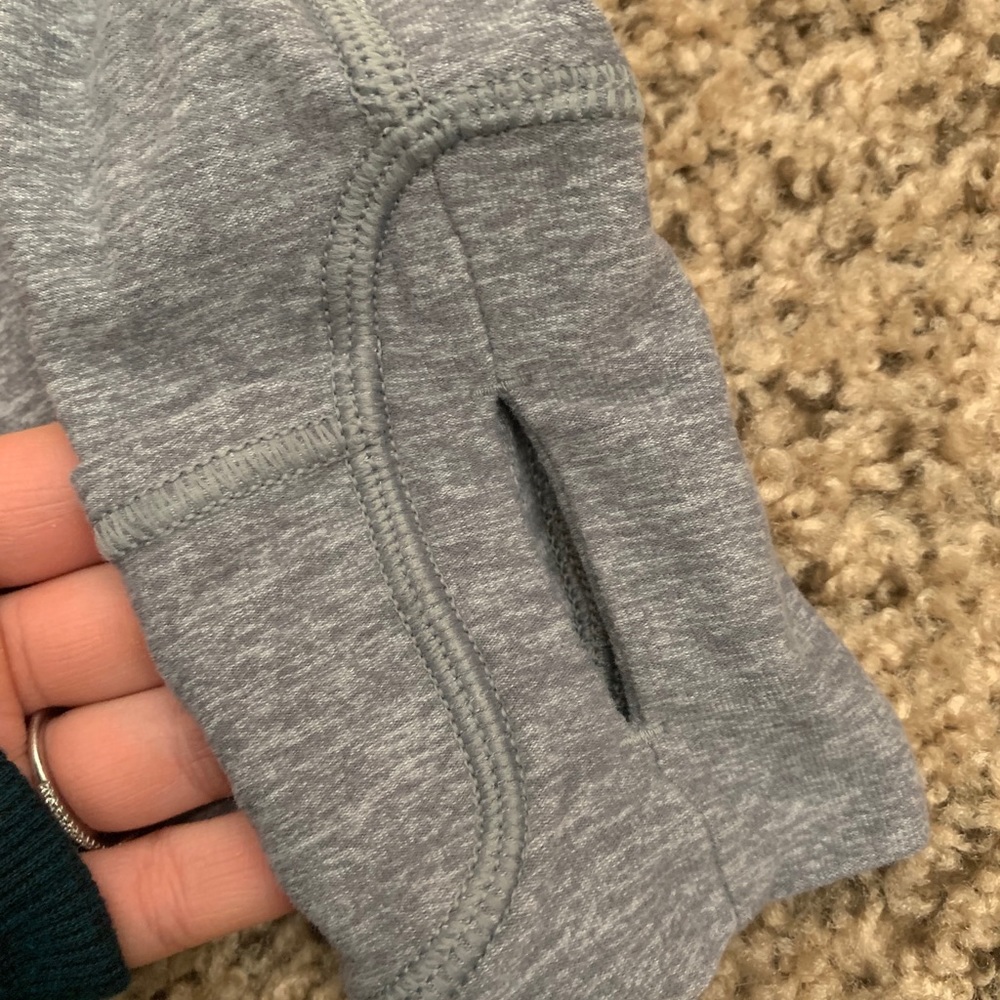 Lululemon 1/2 zip - Picture 5 of 6